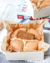 Load image into Gallery viewer, Hands-on Mini Triple Orange Chiffon Tower and Biscoff Chiffon Cakelets Workshop