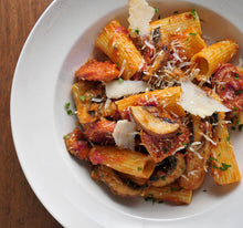 Load image into Gallery viewer, Hands-on Tomato Vodka Pasta, Baked Chicken with Gravy and Easy Couscous Salad Workshop