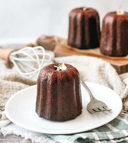 Hands-on Dark Chocolate Canelé and Pistachio Loaf Cake Workshop