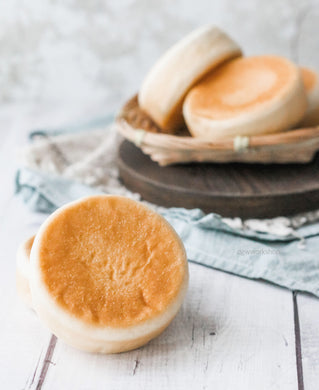 Hands-on Savory Black Cream Cheese Yogurt Loaf & Japanese Berry Cream Cheese Buns Workshop
