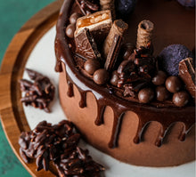 Load image into Gallery viewer, Hands-on Dark Chocolate Truffles Cream Cake