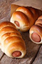 Load image into Gallery viewer, Hands-on Pesto &amp; Cheese Bread and Hot Dog Buns Workshop